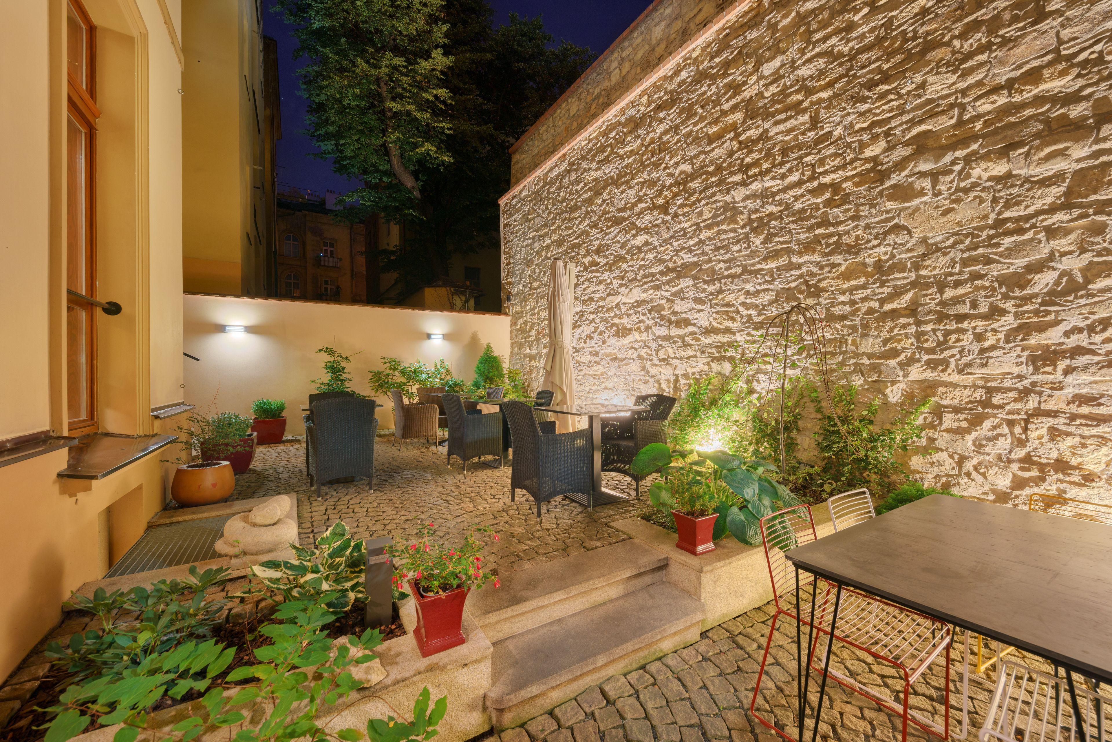 Hunger Wall Residence, Prague